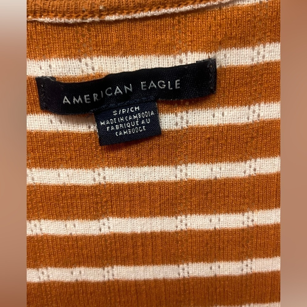 American Eagle Striped Snap Up
Crop Top- S - Picture 2 of 4